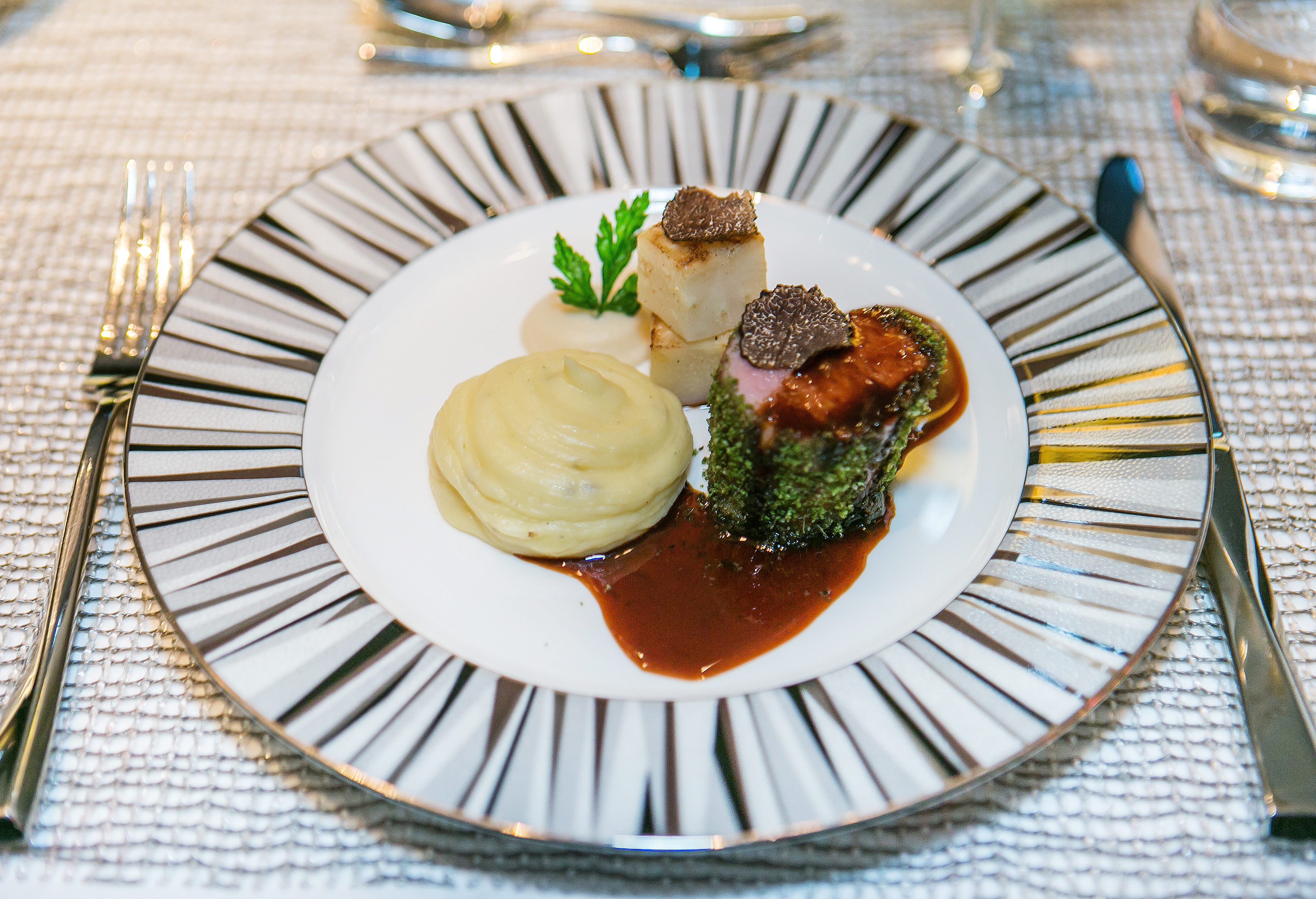 AlpenGold Hotel Davos  5*